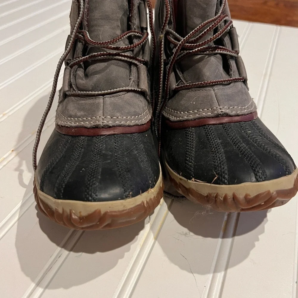 Sorel waterproof duck boot size 7 1/2